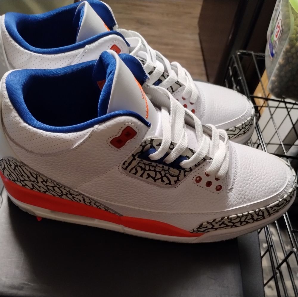 JORDAN 3'S NY Knicks Colorway!! Brand New!